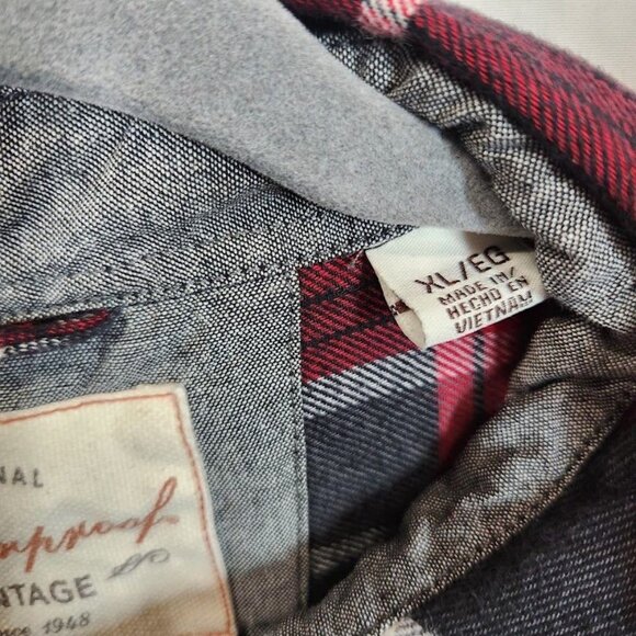 Weatherproof‎ Vintage Men's Plaid Button Down Shirt in Red and Black - Size XL - Picture 5 of 6